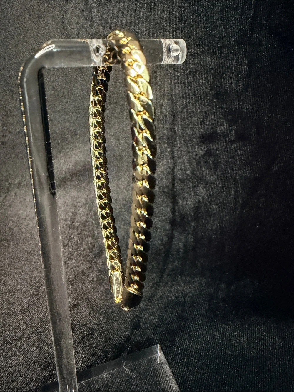 Miami Cuban 7.5in 5.5MM 14K Gold finish bracelet. Elegant! Hypoallergenic